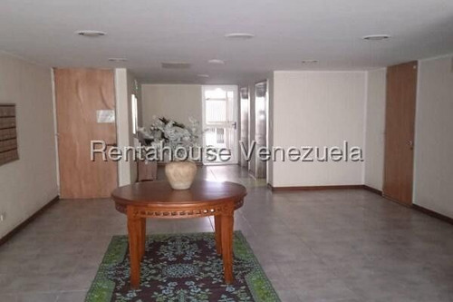 Excelente, Amplio Y Cómodo Apartamento En Venta, Ubicado En Piso Bajo Los Naranjos Rsz