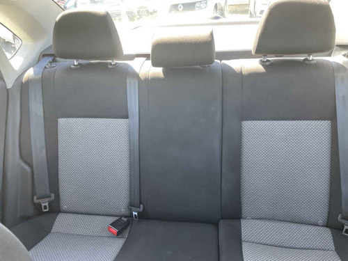 Imagen 11 de 15 de Volkswagen Vento 2019 4p Starline L4/1.6 Aut