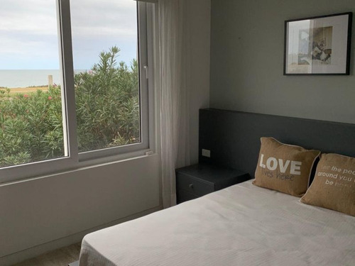 Casa En Venta De 5 Dormitorios En Playa Mansa