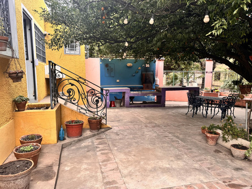 Vendo Casa 2 Dormitorios- Arguello - 720 M2 Terreno