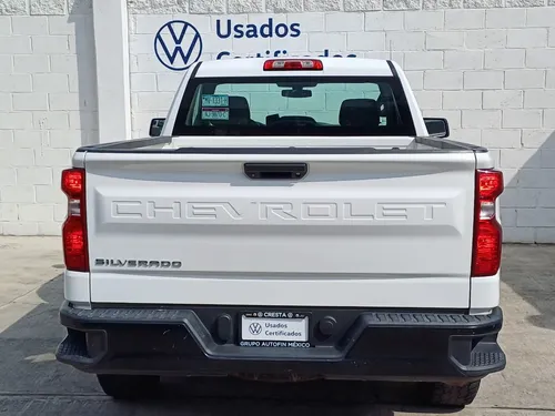 Chevrolet Silverado 4.3 V6 1500 WT Cabina Regular 4x2 At