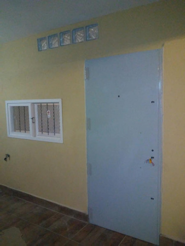 Casa En Venta - 2 Dormitorios 1 Baño - 1.700mts2 - Misiones