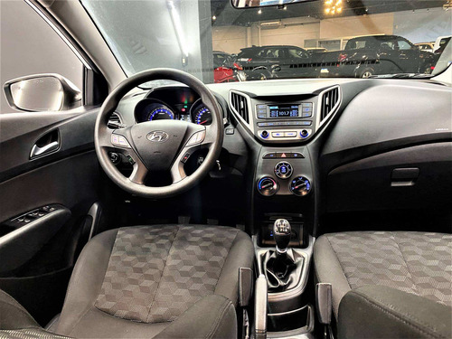 Imagem 14 de 15 de Hyundai Hb20 1.6 Comfort Plus 16v Flex 4p Manual