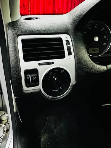 Volkswagen Jetta At