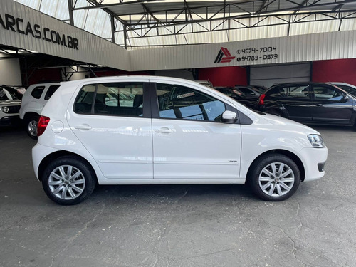 Imagem 2 de 15 de Volkswagen Fox 1.0 Mi 8v Flex 4p Manual