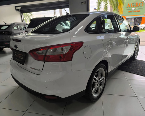 Ford Focus 2.0 SE SEDAN 16V FLEX 4P POWERSHIFT