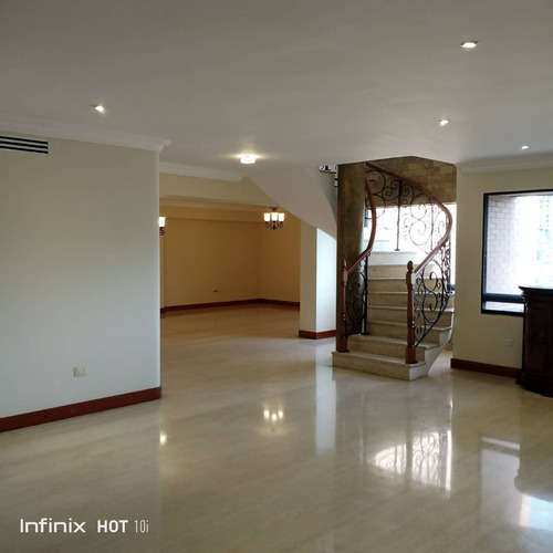 En Venta Lujoso Ph Urb. La Tahona De 420m2 / 4h / 7b / 4p / 1 M