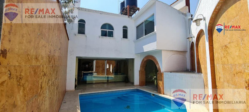 Venta De Casa Con 3 Departamentos En Cuernavaca, Morclave 3934