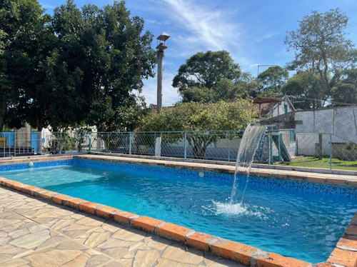 Imagem 9 de 18 de Belíssima Chácara - Casa Principal Com Suite - 2 Piscinas - 2 Quadras - Bairro Verava - Ibiúna / Sp - Ch4744v