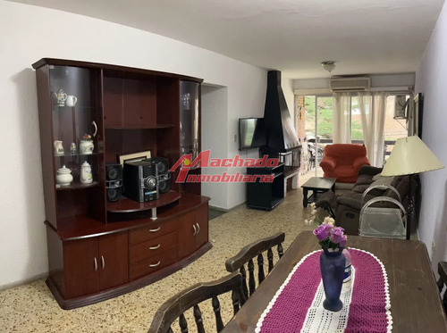 Apartamento En Venta De 2 Dormitorios En Punta Del Este