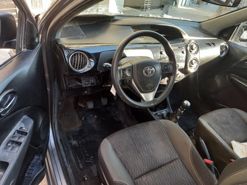 Imagen 10 de 11 de Toyota Etios Xs 1.5 Sedan