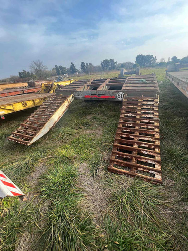 Imagen 4 de 25 de Semiremolque Carretón 27tn 16 Gomas Rampa Hidráulica Envíos