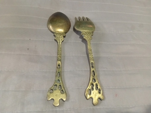 Lote 2 Piezas Talladas Decorativas Realizadas En Bronce 16cm Dorado Oscuro (Usado)