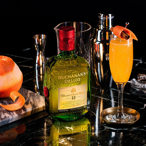 Imagem 3 de 5 de Whisky Buchanan's 12 Anos Deluxe Com Caixa 1000ml 1 Litro