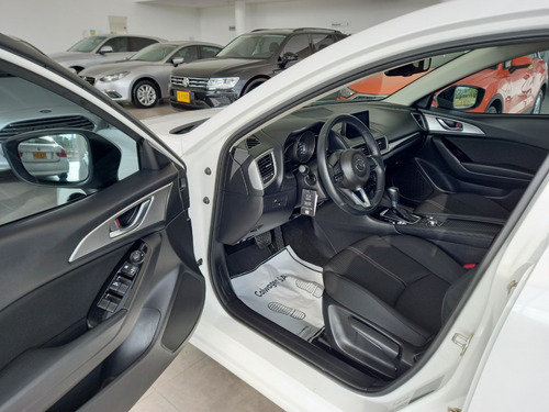 Mazda 3 Touring At