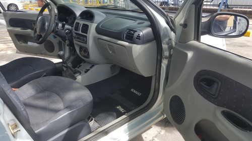 Imagen 12 de 15 de Renault Clio 1.5 Expression 2006