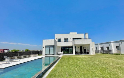 Venta Casa San Sebastian 6 Ambientes Piscina