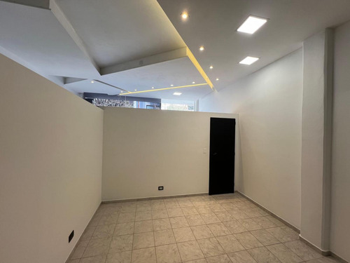 Local Comercial En Venta 47 M2. B° Centro, Villa Carlos Paz.