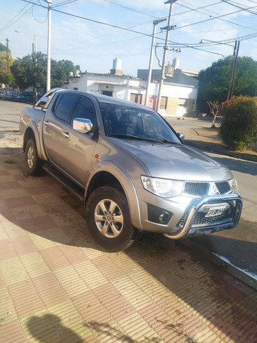 Mitsubishi L200 3.2 Cab Doble 4wd Cr 165cv Mt 2012