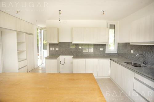 Venta - Casa En Los Alcanfores - Bayugar Negocios Inmobiliarios