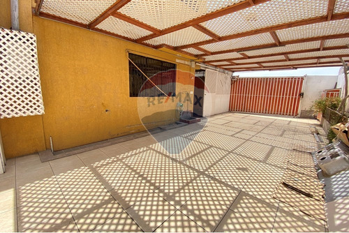 Casa En Jardines Del Sur Con Local Comercial