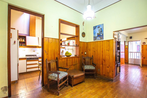 Imagen 10 de 30 de Casa 6 Ambientes Y Medio En Venta En Caseros Centro
