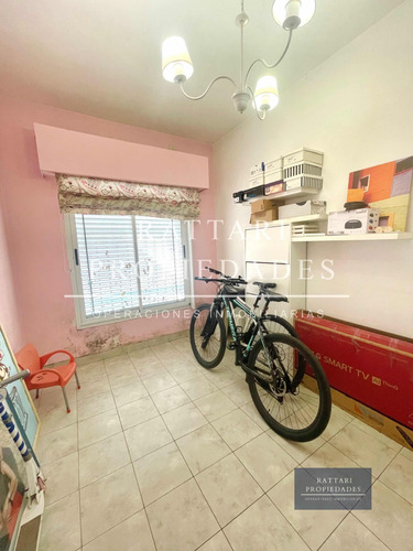Venta Casa 5 Ambientes Con Parque Y Piscina En Haedo. Excelente Propiedad