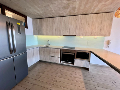 Moderno Departamento En Venta 3d+2b+2est+2bod, Mirador Barón