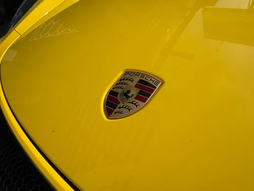 Porsche Gt4 Amarillo 2020