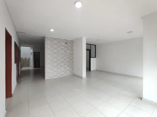 Casa-local En Arriendo En Santa Clara. Cod A26271