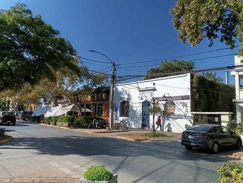 Casa En Venta De 5 Dorm. En Providencia