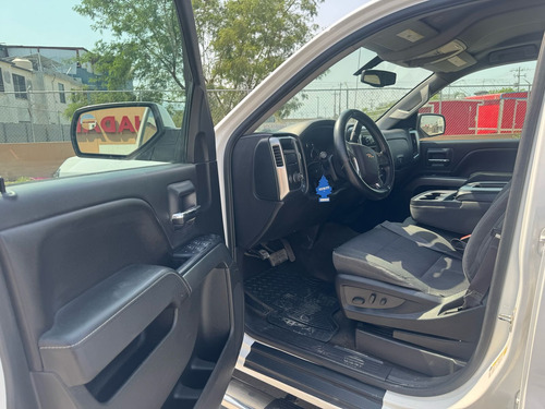 Chevrolet Silverado 1500 4x2 Doble Cab V8 5.3L.