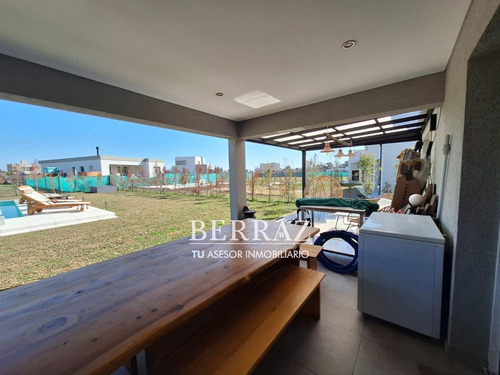 Casa Venta 6 Ambientes En Santa Elisa Pilar Del Este Lote De 563 M2