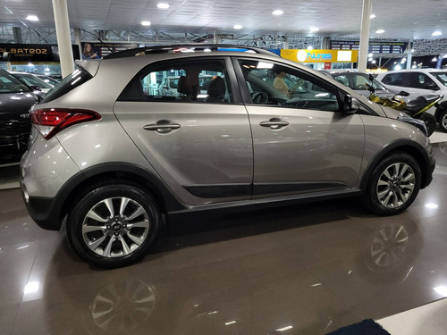 Imagem 3 de 14 de Hyundai Hb20x 1.6 16v Style Flex 4p Automático