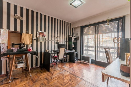 Casa. Gran Potencial Para Desarrollo Inmobiliario. Quincho Y Garage. Avellaneda Centro