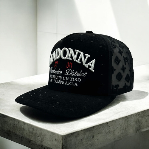 Gorra Edición Madonna 2025 De Gamuza Con Piedras Brillantes Negro Broche