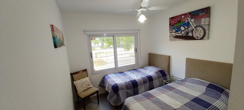 Venta Casa 5 Amb, Pileta, Galeria - Barrio Manzanares Chico Apto Crédito