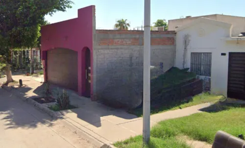 Casa En Venta, Recuperación Bancaria, Col. Jardines Del Bosque, Los Mochis, Sinaloa. Jf08