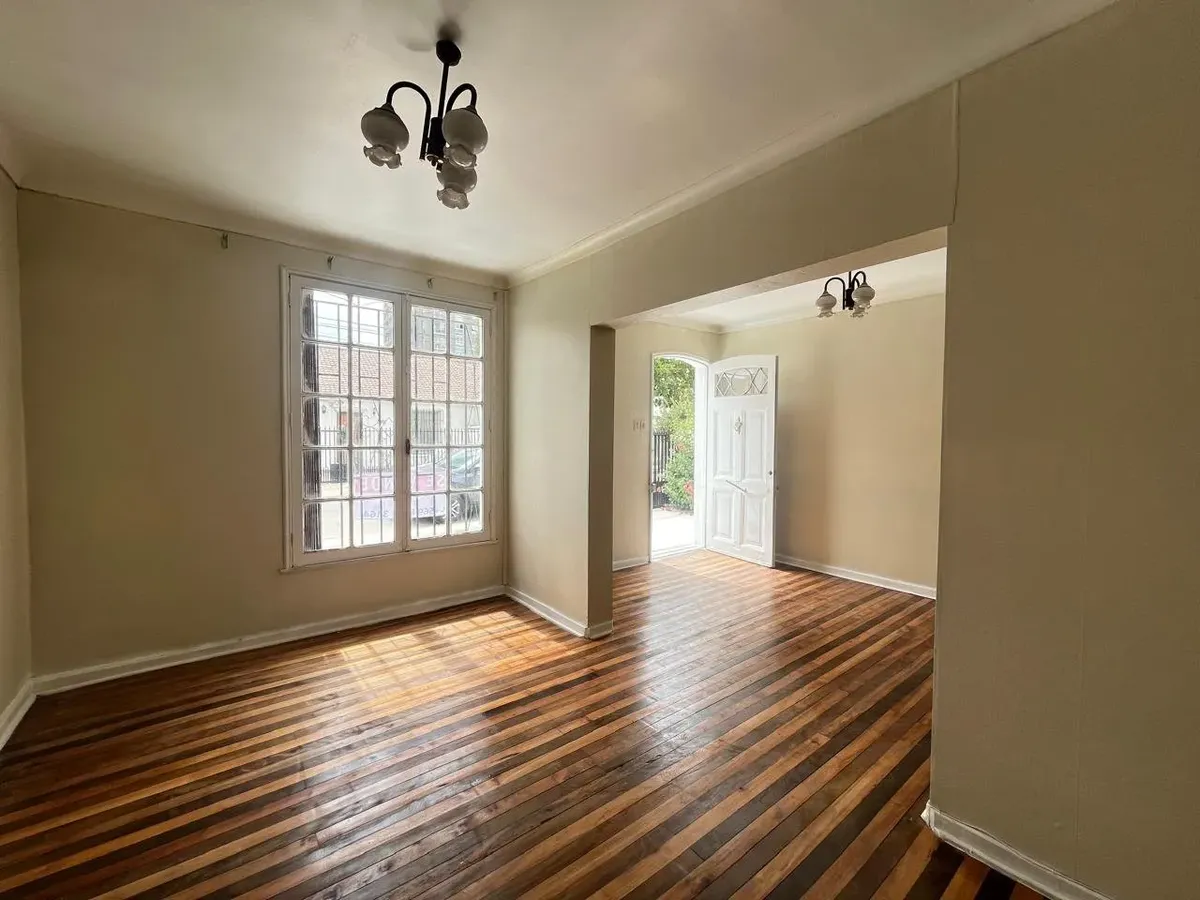 Imagen 2 de 20 de Se Vende Hermosa Casa 4d-1b-1estacionamiento