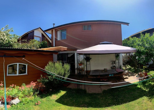 Imagen 4 de 11 de Impecable Casa En Venta De 4 Dormitorios 2 Baños Completos.