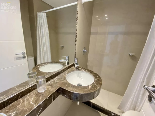 Apartamento En Venta De 2 Dormitorios Y Medio - Playa Mansa