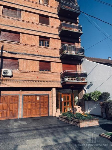 Imagen 2 de 13 de Departamento - Castelar Norte.