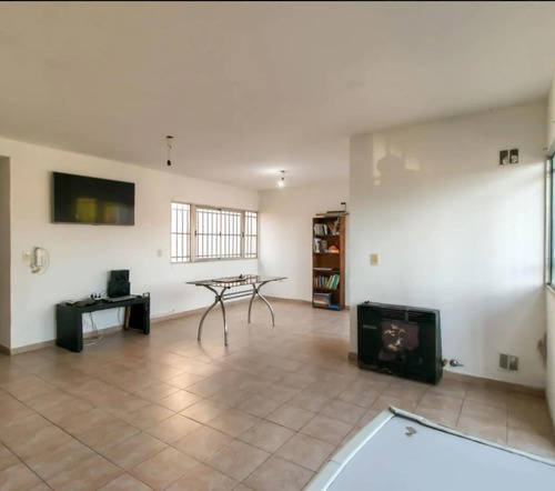 Departamento En Planta Alta De 2 Dormitorios Con Local Pb Y Terreno