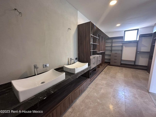 Imagen 9 de 18 de Casa A Estrenar En La Vista Con 4 Recamaras Y Roof Garden Equipado Con Baño Y Salón. Cuarto De Servicio Rcs