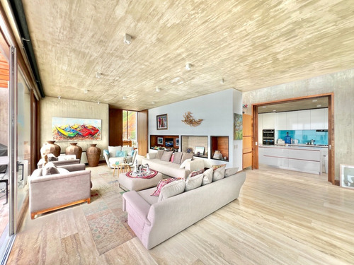 Gran Y Sólida Casa En Venta Con Privilegiada Vista, Zapallar