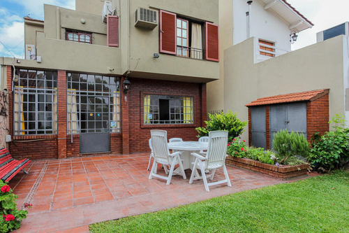 Venta De Casa 5 Ambientes Con Piscina En Haedo Sur