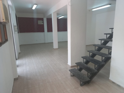 Imagen 10 de 19 de Local Comercial En Boleita Sur Para Oficina- Deposito En Pb A Orilla De Calle