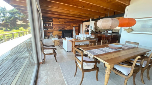 Espectacular Casa En Zapallar, Frente Al Mar, En Arriendo !
