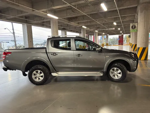 Mitsubishi L200 2.4 Cabina Doble 4x2 Mt