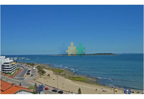 Primera Fila En Playa Mansa, 3 Suites + Dependencia. Espectacular Planta Y Excelente Vista - Ref : Eqp1739